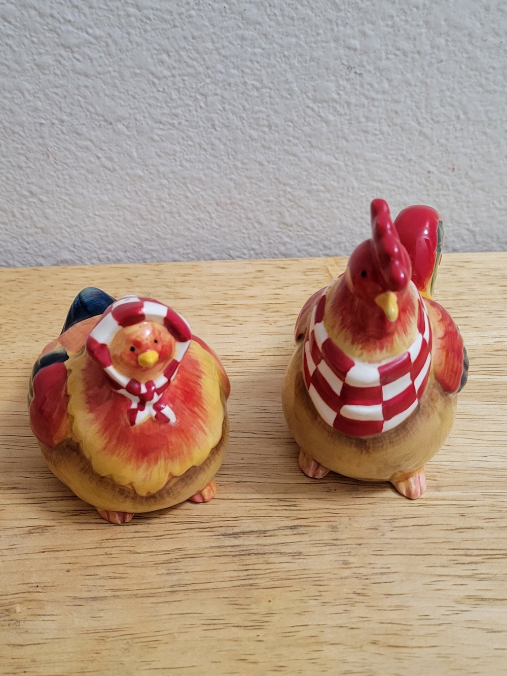 Vintage Ceramic Rooster & Hen Salt And Pepper Shakers